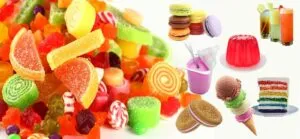 Montanha de doces coloridos com macarons, gelados e sumos — Alzheimer – é possível evitar?